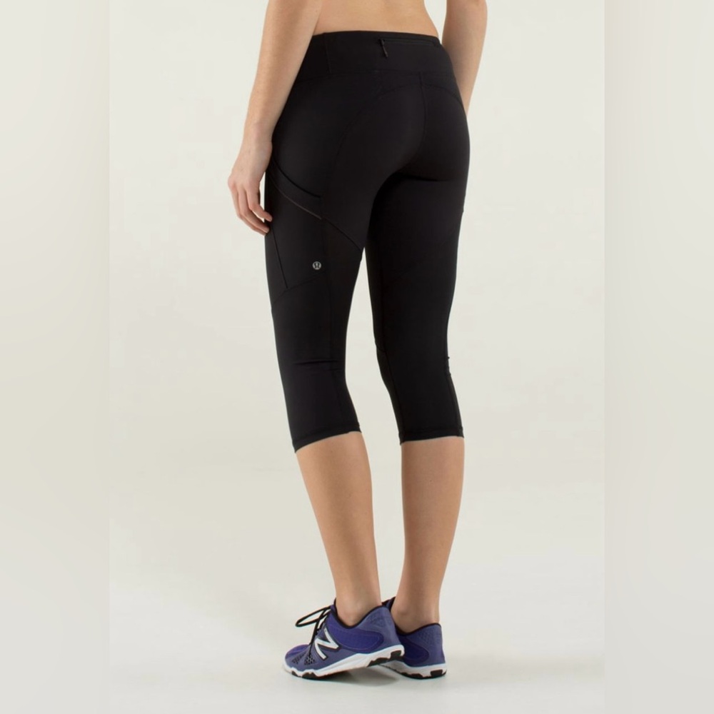 Lululemon Athletica Mod Moves Crop in Bordeaux